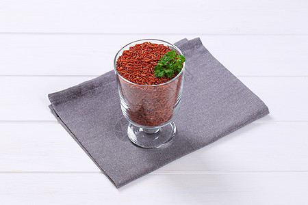 玻璃杯拍摄红米玻璃杯食物背景棕色玻璃团体餐垫伴奏灰色谷物小菜背景