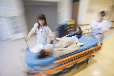 急诊医院护士 推拉病病人患者图片