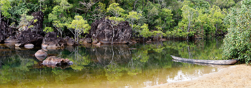 Masoala 国家公园景观 马达加斯加国家旅游石头丛林假期公园海岸森林溪流岩石图片