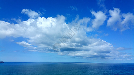 蓝色天空背景的白云Name晴天海浪地平线海洋天气天堂多云白色图片