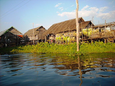 Burma河沿岸的渔民住房过世嘉莉季节演员照片娱乐标识公主生物野生动物图片