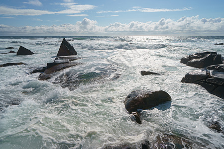 A 大西洋海岸天蓝色悬崖海浪地球海岸线水滴魔法环境泡沫支撑图片