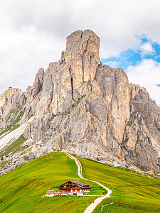 Dolomites 或意大利多洛米提山的Gusela山旅行顶峰远足晴天旅游高山天空蓝色岩石编队图片