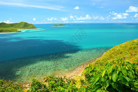 科马乔萨马桑海滩美丽蓝色海景天堂码头假期石头岩石地平线海湾海浪风景游客图片