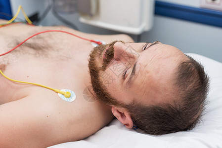 ecg 救护车中病人胸部电极有氧运动情况医院保健医生心电图疾病乐器技术考试图片