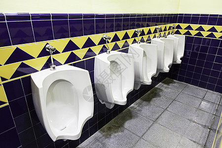 公共厕所奢华房间小便池洗手间休息浴室镜子学校肥皂陶瓷图片