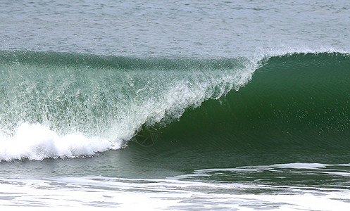 大西洋的波浪图片