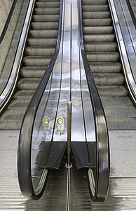 室内机械楼梯购物商业玻璃飞机场旅行建筑运动办公室脚步入口图片