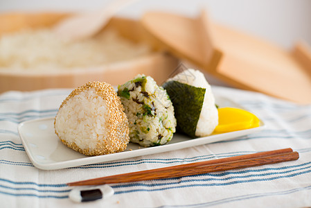 大米球 Onigigiri筷子海藻寿司海洋旅行旅游吸引力便当食谱饭团图片