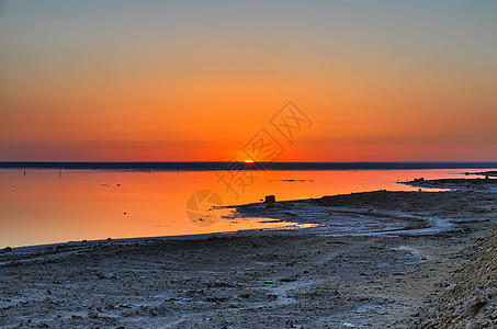 盐湖撒哈拉沙漠T的美丽日出水晶海滩太阳沙漠日落假期旅行天空死海孤独图片