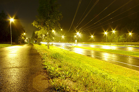 晚上在高速公路上图片