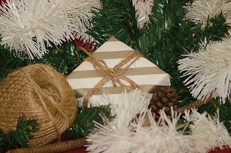 新年和新世纪概念 盛装圣诞礼服的礼物盒图片