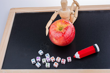 带苹果返回学校主题Name绘画黑板收成娃娃大学立方体教育营养塑像食物图片