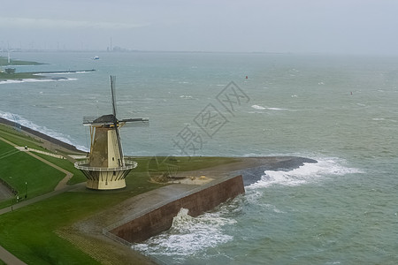 荷兰泽兰典型的达奇城市Vlissingen 风车 有野海 位于荷兰泽兰图片