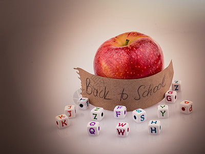 带苹果返回学校主题Name帆布收成饮食水果公司教育桌子字母笔记本生活图片
