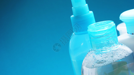 蓝底蓝色的蓝色化妆品管 空白塑料容器 包装设计团体凝胶液体治疗盒子牙膏品牌身体奶油嘲笑图片