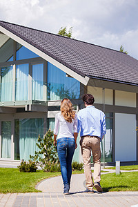 夫妇和他们的房子住宅男性建筑衣服抵押女性贷款已婚家庭国家图片