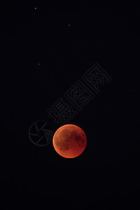 红月在黑夜空最红的时刻图片