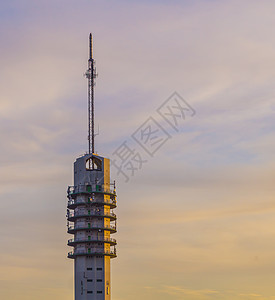 信号发射塔 天空色彩缤纷 云彩 电信技术和建筑图片