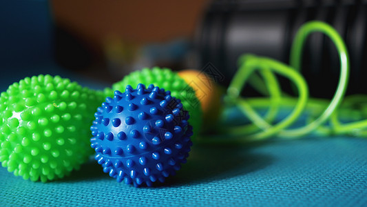 用来进行自我按摩 心反光学和感应法的按摩球滚动压力身体疗法圆圈筋膜医疗玩具药品橡皮曲棍球图片