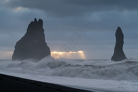 欧洲冰岛维克附近的雷尼斯法拉海洋海景海滩农村全景冲浪环境海浪风景城市图片