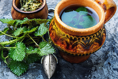 香茶和康复芳香疗法自然杯子花草草药治疗植物荨麻疹图片
