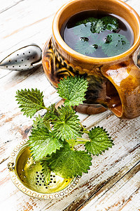 香茶和草本植物饮料芳香排毒叶子杂草治疗玻璃杯子饮食图片