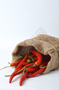 大辣椒红色植物草本植物烹饪香肠味道桌子胡椒香料团体地面图片