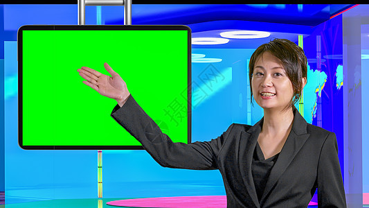 虚拟电视演播室的亚洲女新闻主播女士记者色度微笑播送居住监视器广播绿色屏幕工作室图片