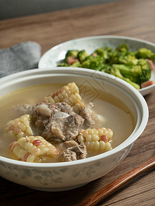 玉米猪肉汤 美味的中国菜午餐猪排营养学香料桌子饮食酱油木头营养食物图片