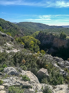 帕伦西亚河形成峡谷的景象图片