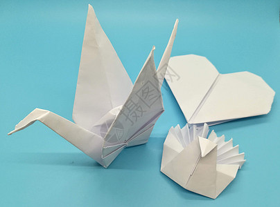 以白皮书制作的Origami数字魅力传统手工业动物折叠白色起重机折纸手工翅膀图片
