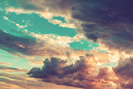 傍晚 sk 美丽的戏剧性云彩暴风云气候风暴天堂力量气氛太阳时间阳光蓝色图片