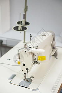 工业缝纫机衣服技术缝纫裙子工厂金属缝纫机剪裁织物测量图片
