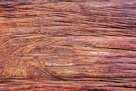 用电锯切割木材的质地 木材和傅的概念图片