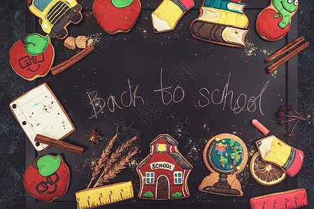 回学校上学校车黑板桌子计算器工具笔记本木板铅笔假期周年图片