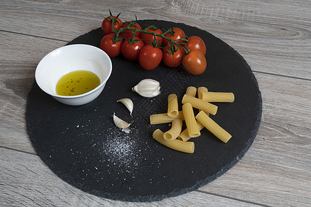 意大利意大利意面的成分蔬菜厨房食物盘子营养餐厅小麦桌子饮食面条图片