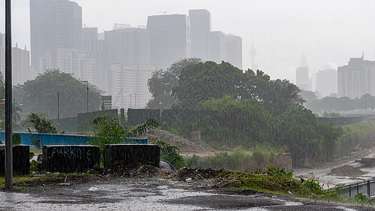 马来西亚季风季节 吉隆坡暴雨肆虐期间的季风季节图片