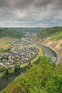 德国安永斯特 Masselle天空山脉植物群旅游旅行溪流环境假期风景目的地图片