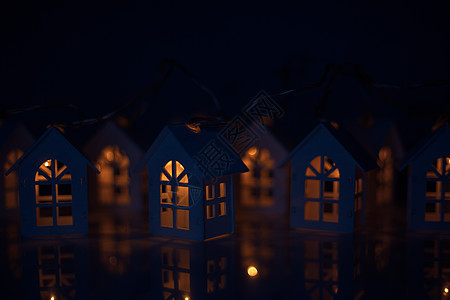 上光屋 圣诞卡窗户蓝色乡村季节星星灯笼假期房子小木屋喜悦图片