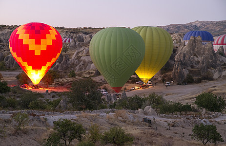 卡帕多西亚土耳其上空的气球图片