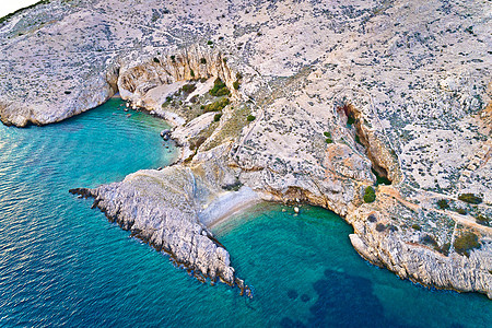 喀斯特风景航空诉科克海拔沙滩的Krk岛旅行沙漠海洋旅游假期天空支撑石头天堂群岛图片