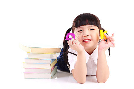 亚洲学生女儿教育瞳孔小学生学校学习孩子女孩微笑快乐图片