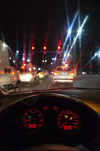 夜间汽车仪表板和窗户引擎旅行转速表控制板车速黑色司机驾驶短跑运输图片