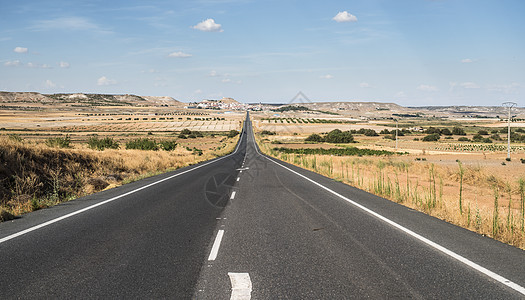 长沥青路运输蓝色速度国家自由沥青森林路线绿色天空图片