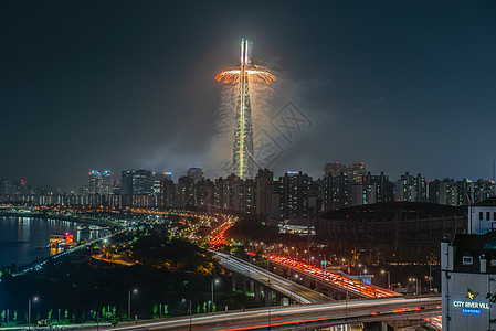 2019年5月4日韩国南韩烟花派对旅行天际商业庆典娱乐地标景观城市图片