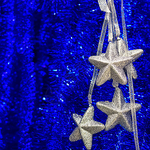 用于圣诞树装饰 圣诞节和新年的装饰和玩具市场食物星星雕像魔法乐趣马戏团庆典雪花蛋糕图片