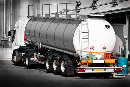 运输溶剂的油罐车概念贮存拖拉机化学平衡工厂公司工作卡车液体图片