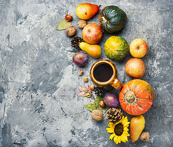 美丽秋秋的构成桌子水果壁球核桃食物叶子杯子葫芦落叶季节图片