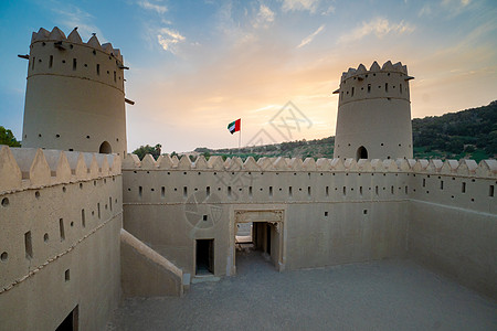 阿拉伯联合酋长国阿布扎比酋长国利瓦绿洲沙漠城堡日落历史性沙漠天空旅行地形建筑学冒险绿洲沙丘图片